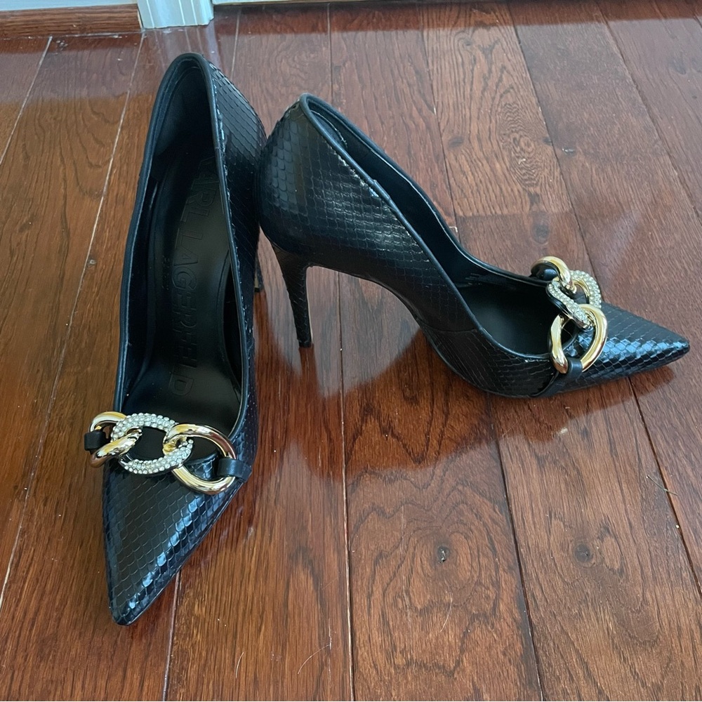 Karl Lagerfeld Black Heels with Gold Chain Accent - Picture 3 of 5